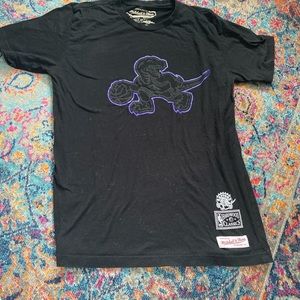 Vintage Raptors black t- shirt!